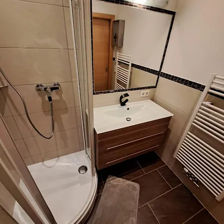 アパート Anna シュラートミンク